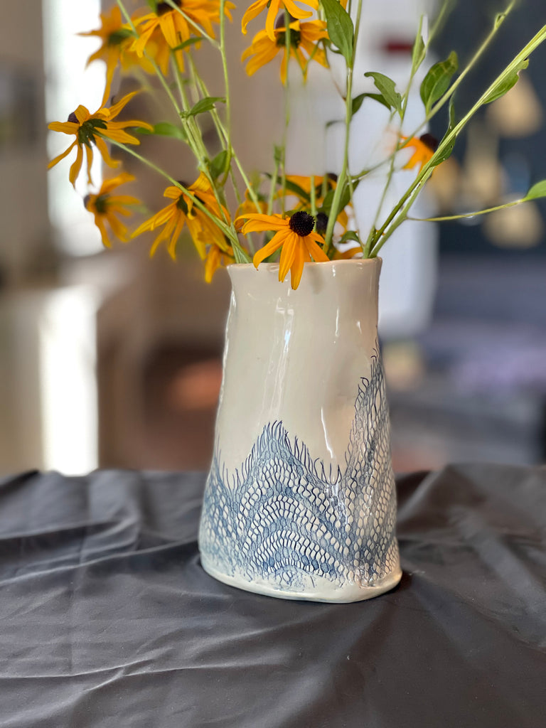 JRN - Frayed Flapper Vase